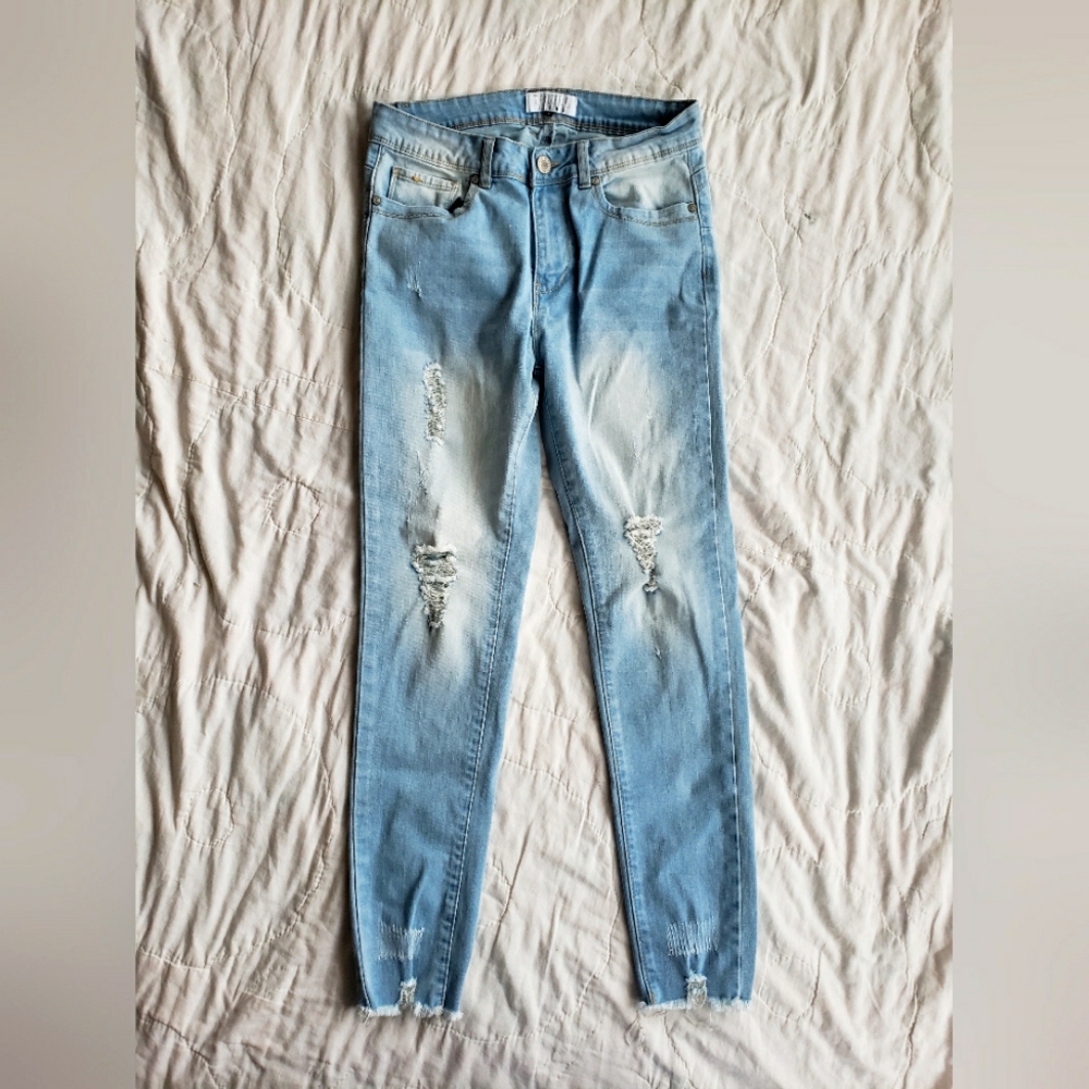 Petite Thrill Light Wash Distressed Skinny Jeans – Y2K, Casual, Boho, Grunge